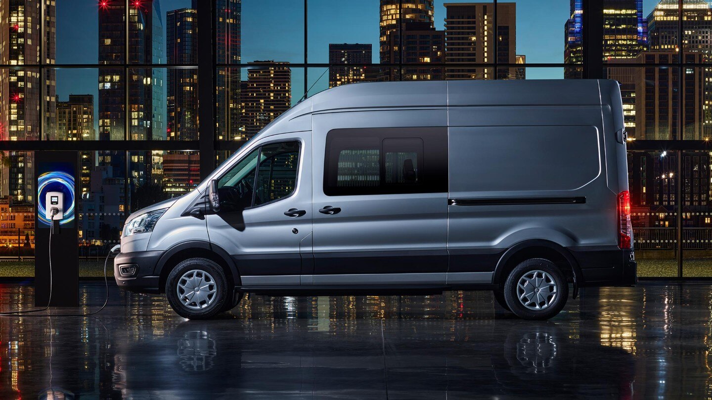 Ford E-Transit töltés