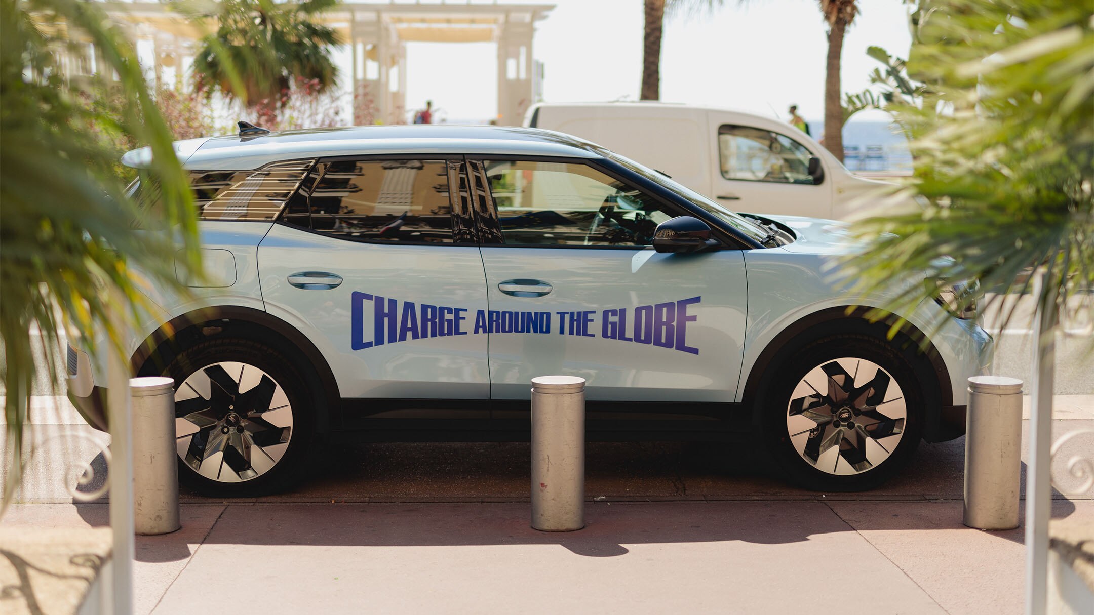 A Charge Around The Globe elektromos Ford Explorer