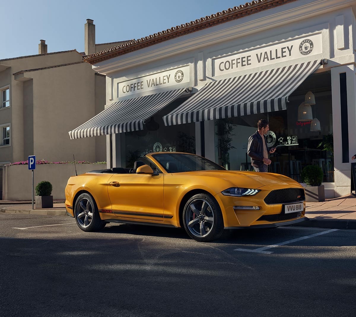 Ford Mustang Mach cafe