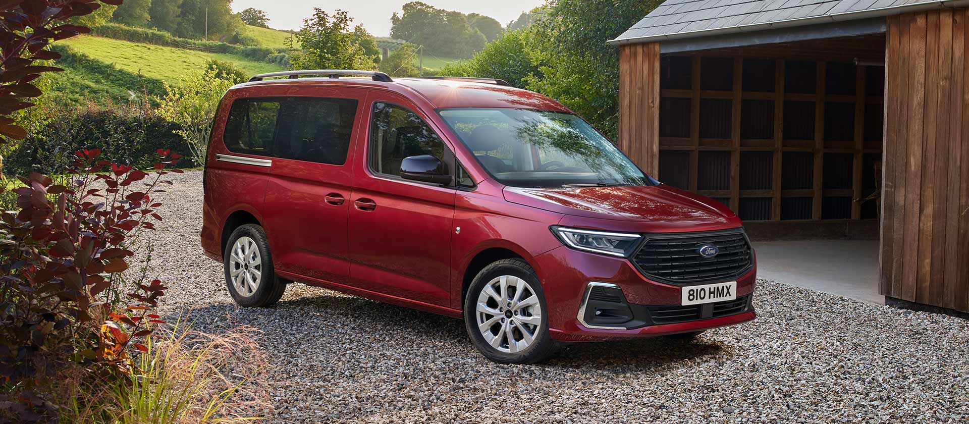 A Ford Tourneo Connect háromnegyedes elölnézete