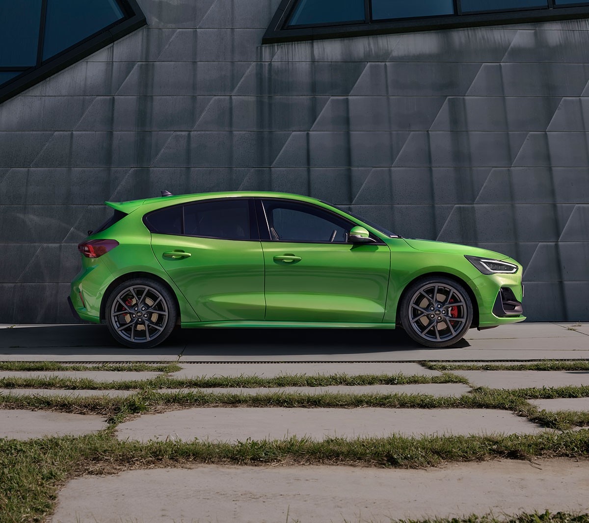 Side view of a parked Focus ST