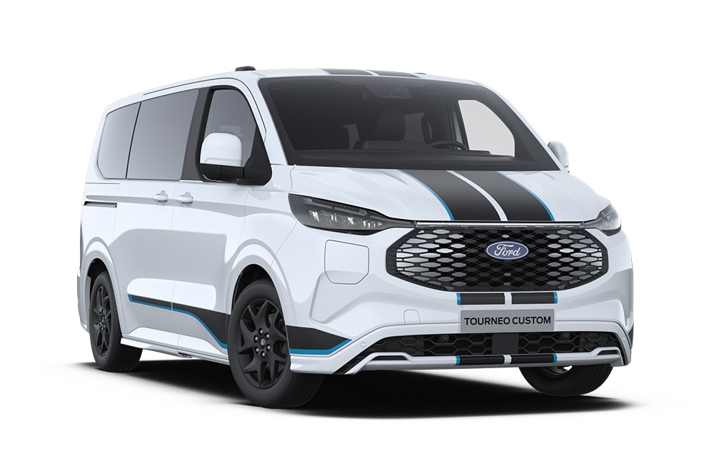 Egy fehér Ford E-Tourneo Custom Sport bal első nézetből.