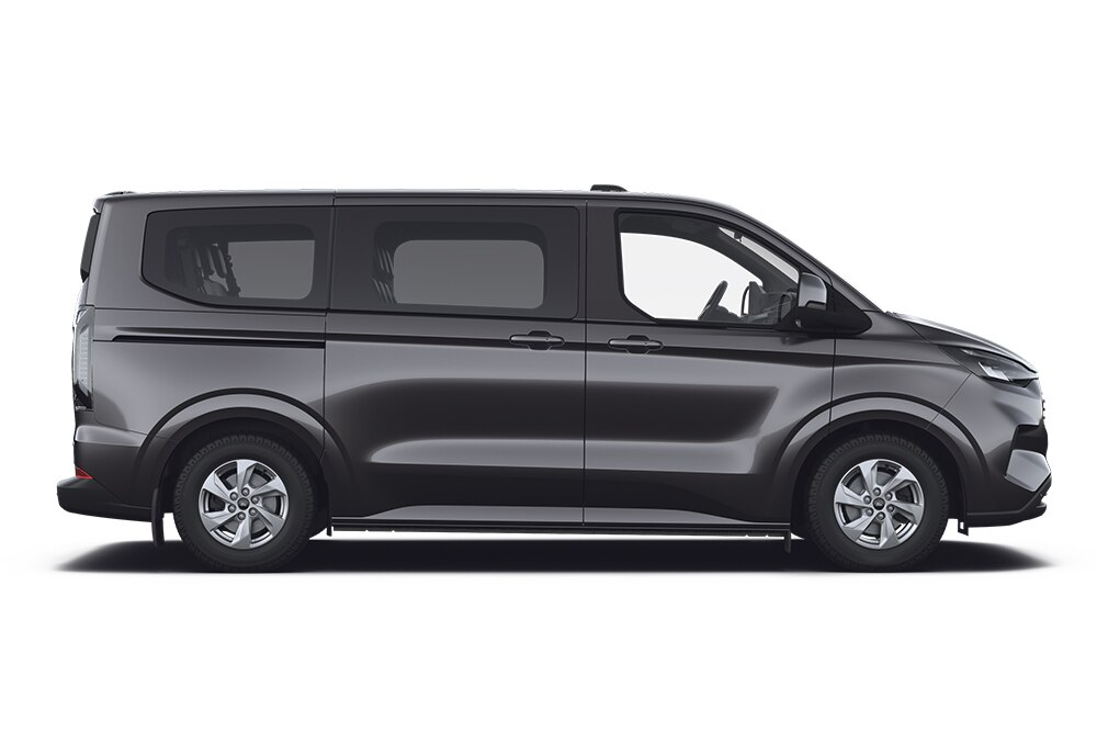 Fekete Ford Tourneo Custom, a Ford egyterű és személyszállító termékcsalád tagja.