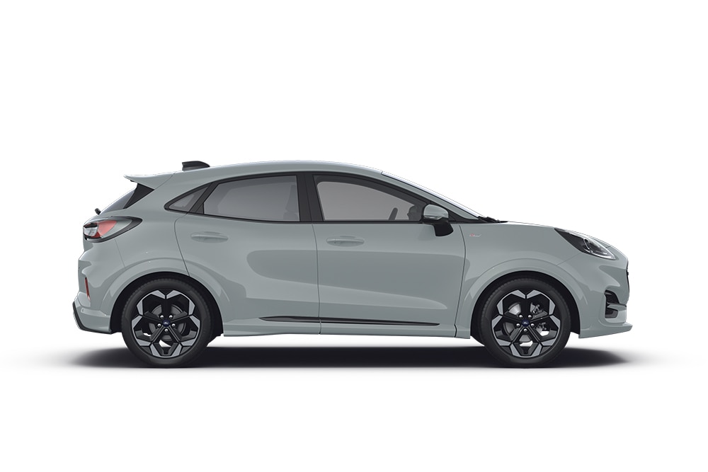 Ezüstszínű Ford Puma ST, a Ford performance termékcsalád tagja.