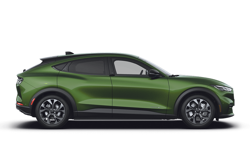 Egy Ford Mustang Mach-E oldalnézete