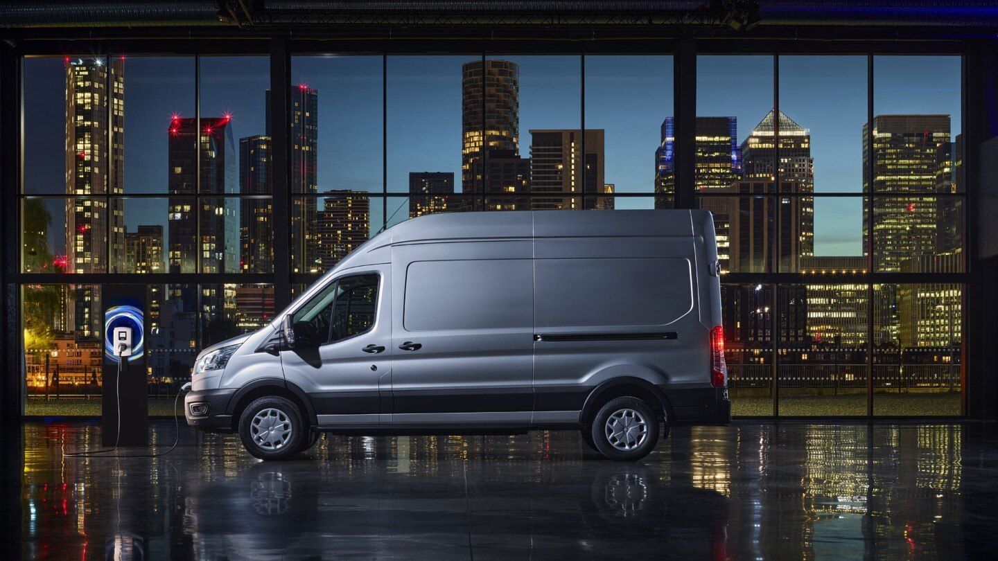 Ford E-Transit töltés