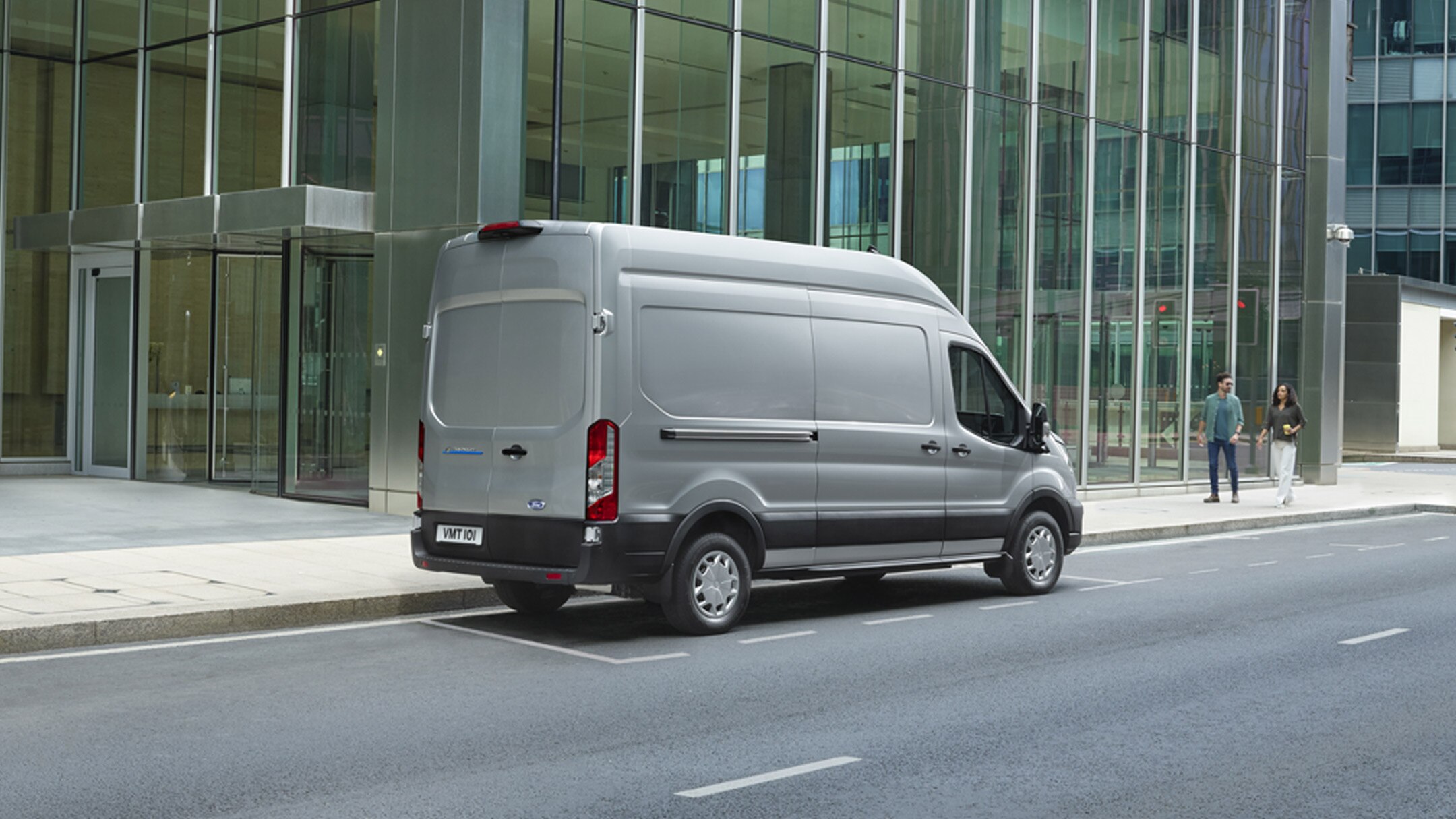 Ford E-Transit parkol