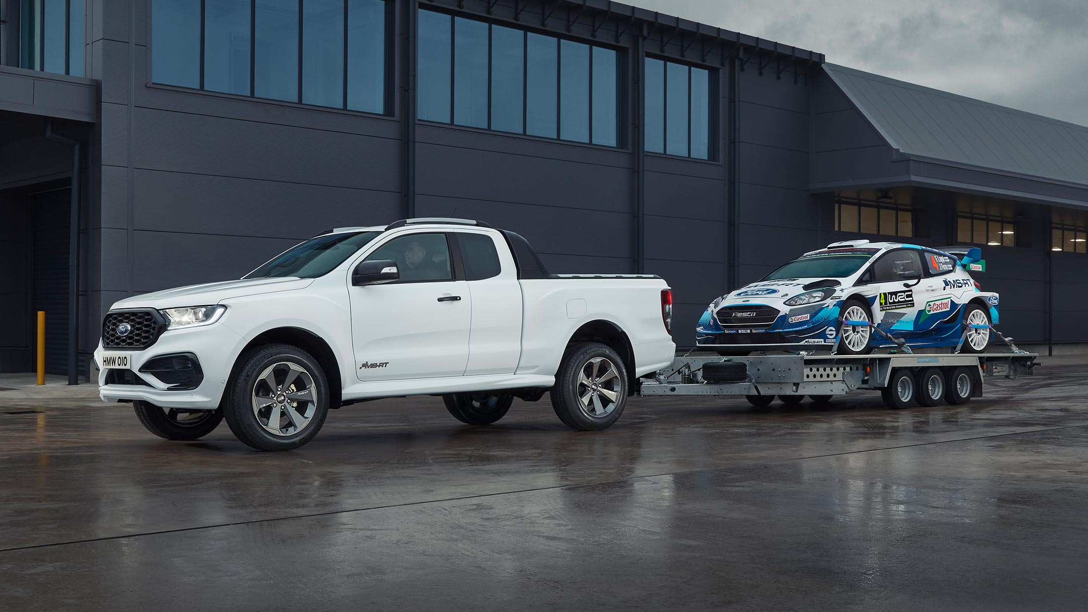 Ford Ranger MS-RT towing race car