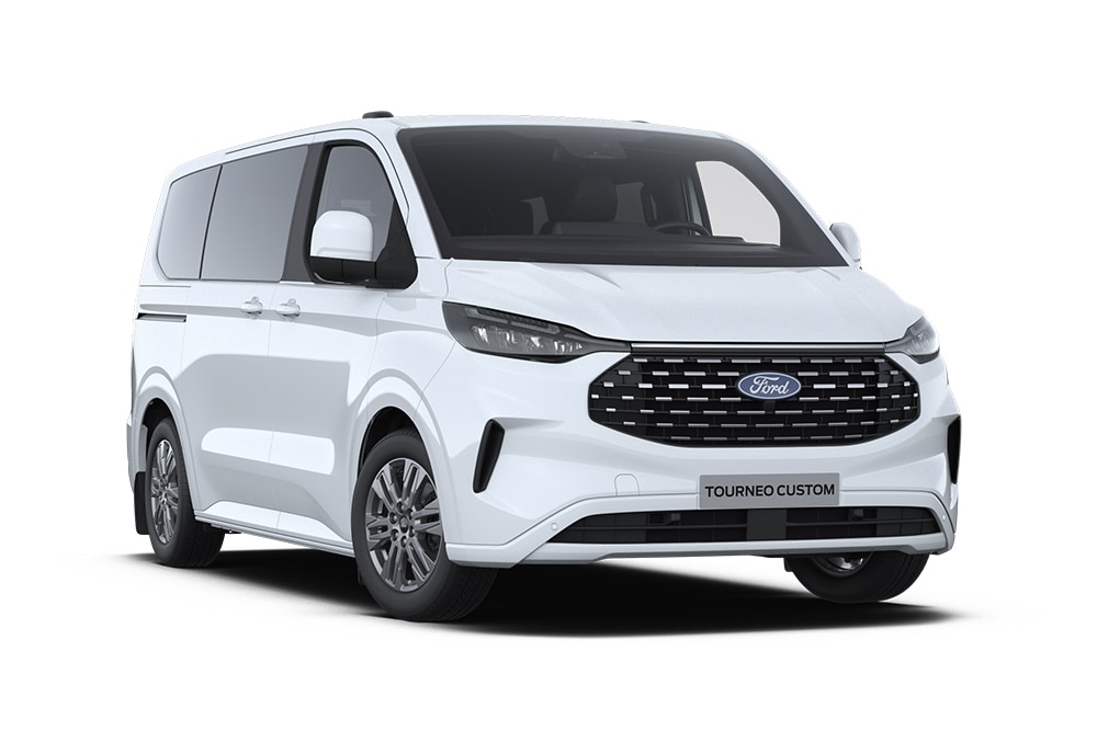 Egy fehér Ford Tourneo Custom Titanium bal első nézetből.