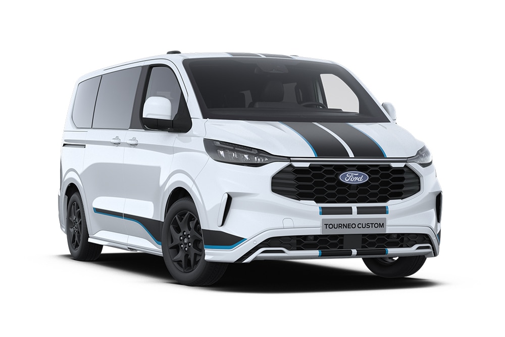 Egy fehér Ford Tourneo Custom Sport bal első nézetből.