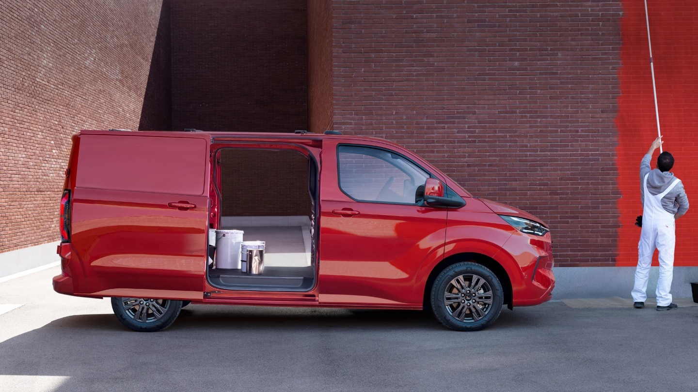 Ford Transit Custom profile view