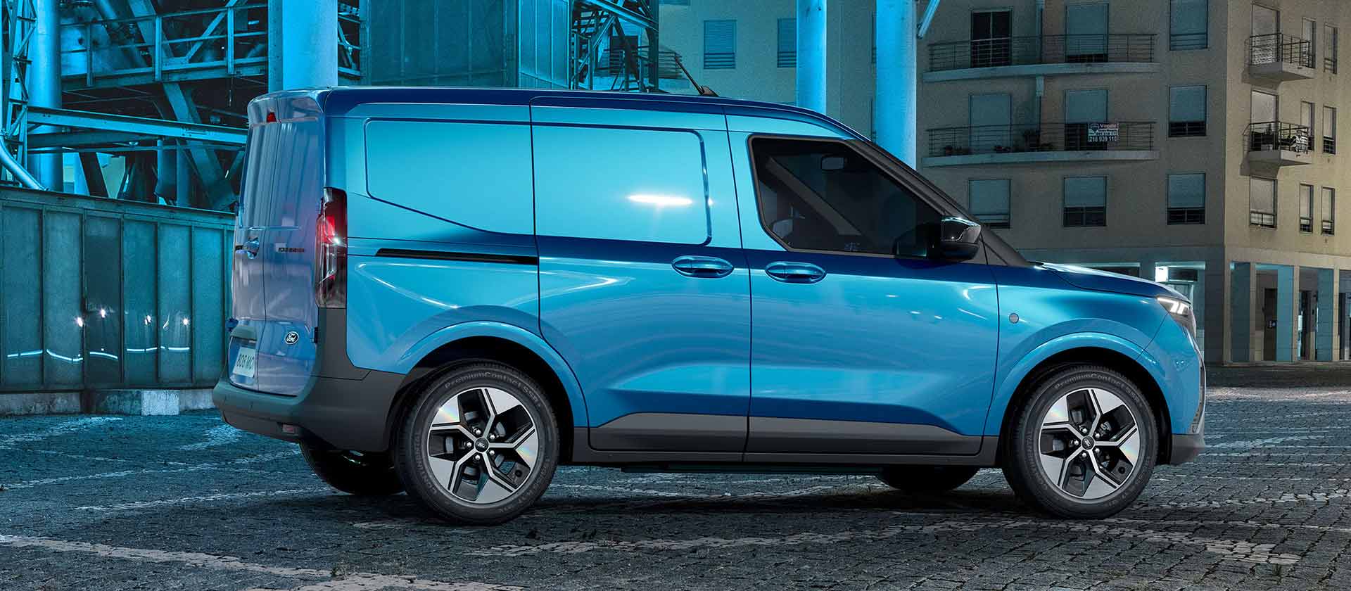 Ford E-Transit Courier jobb oldala, szürke