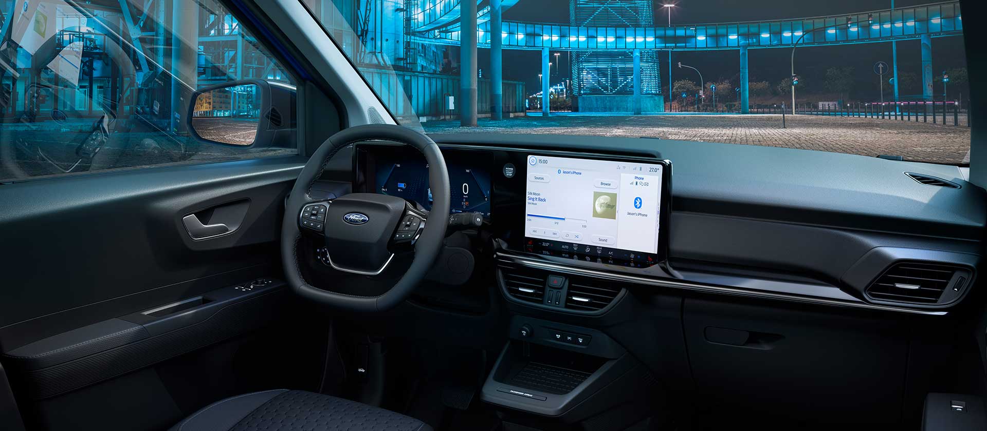 Ford E-Transit Courier belső tére éjszaka