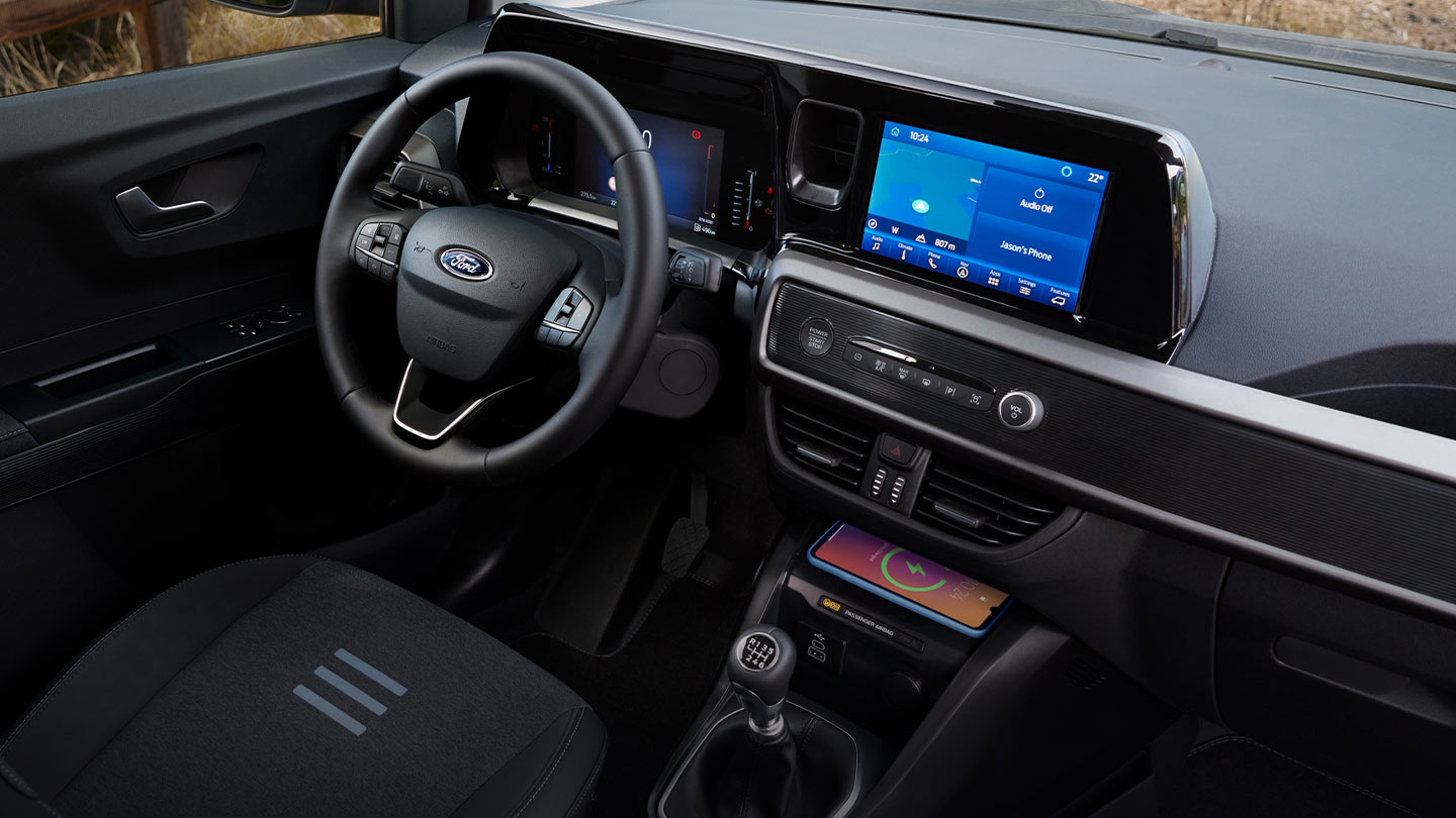 Új Ford Transit Courier SYNC 4 kijelzője bekapcsolva