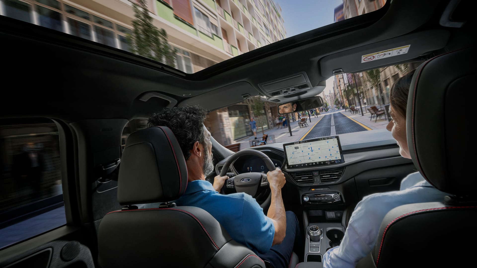 Utasok egy csatlakoztatott Ford járműben